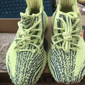 Yeezy boost Sz 5.5 worn once